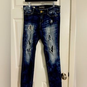 Decree acid-wash, distressed jeans